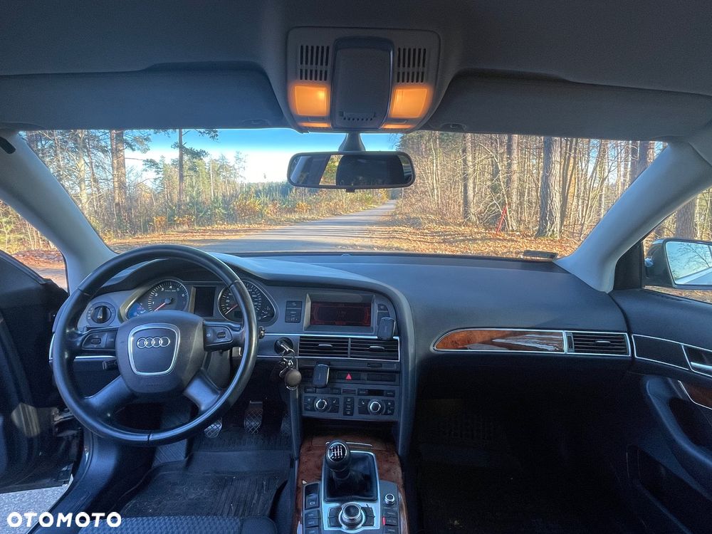 Audi A6 Avant 2.4 - 7