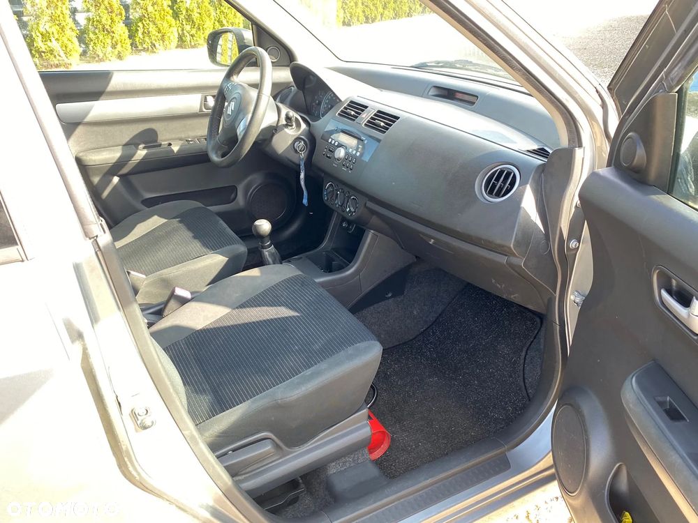 Suzuki Swift - 14