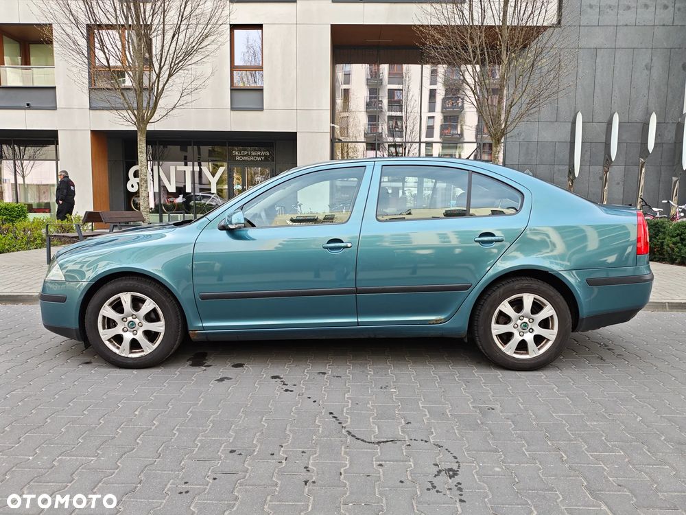 Skoda Octavia 1.6 FSI Ambiente - 24