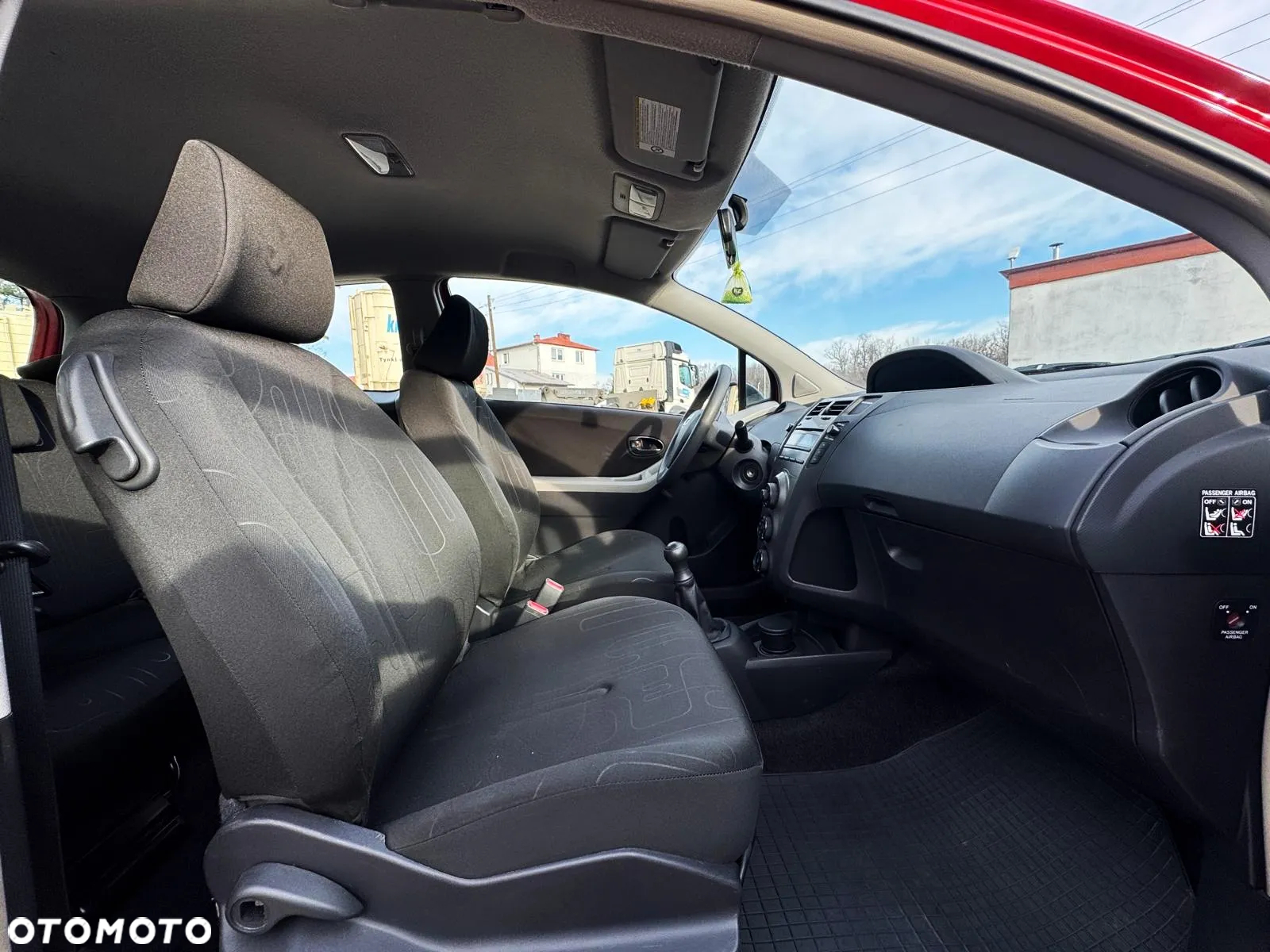 Toyota Yaris - 11
