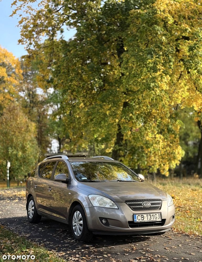 Kia Ceed Cee'd 1.6 Crdi Comfort + - 2