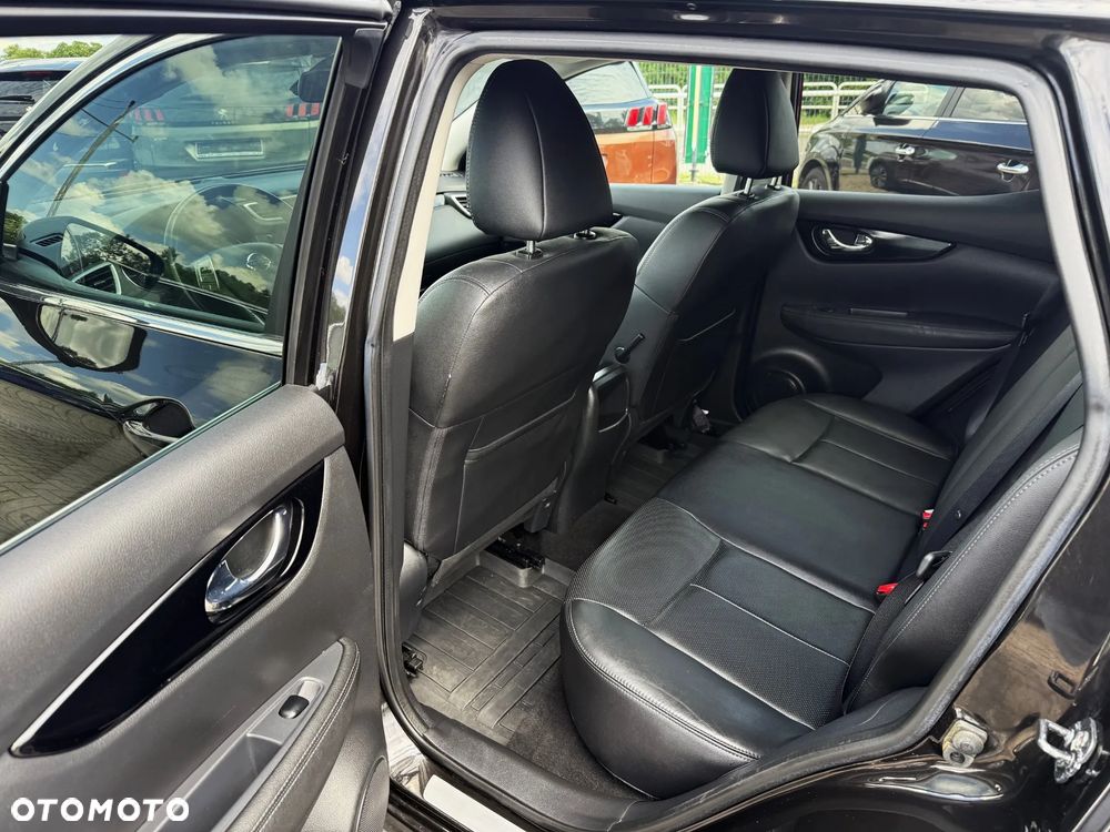 Nissan Qashqai 1.6 dCi Xtronic TEKNA+ - 9