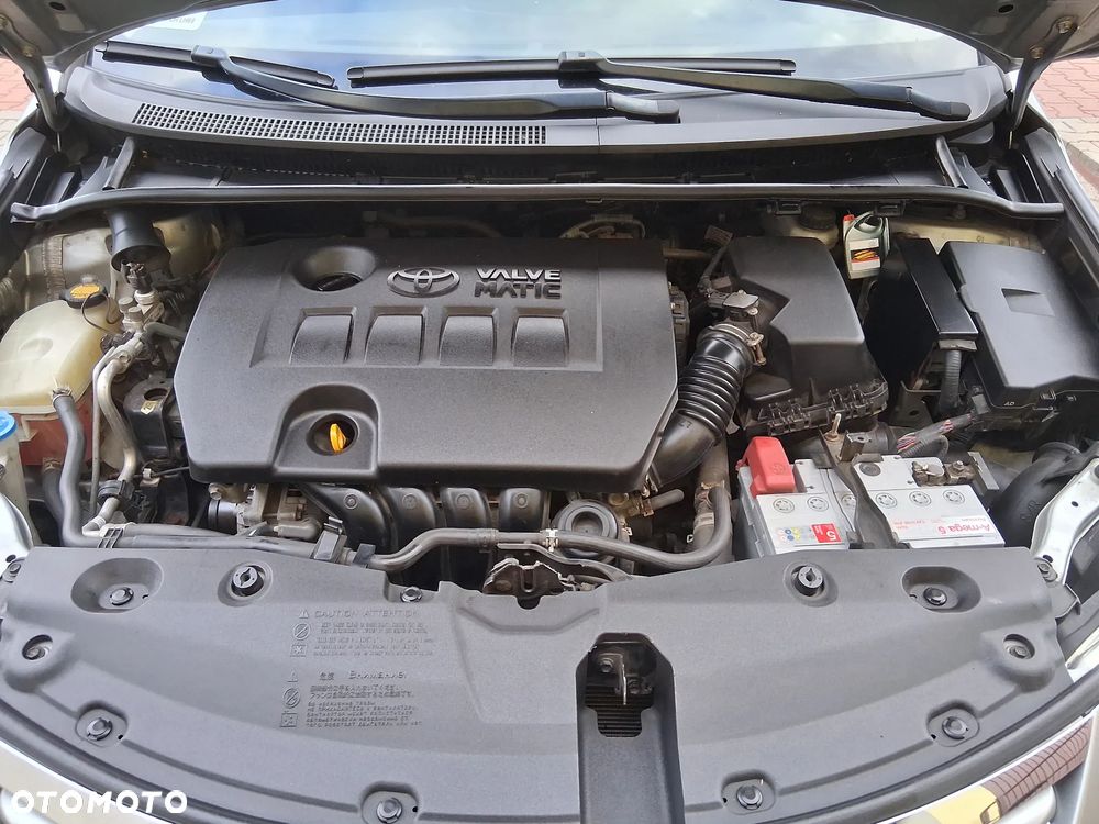 Toyota Avensis 1.8 Sol NAVI - 14