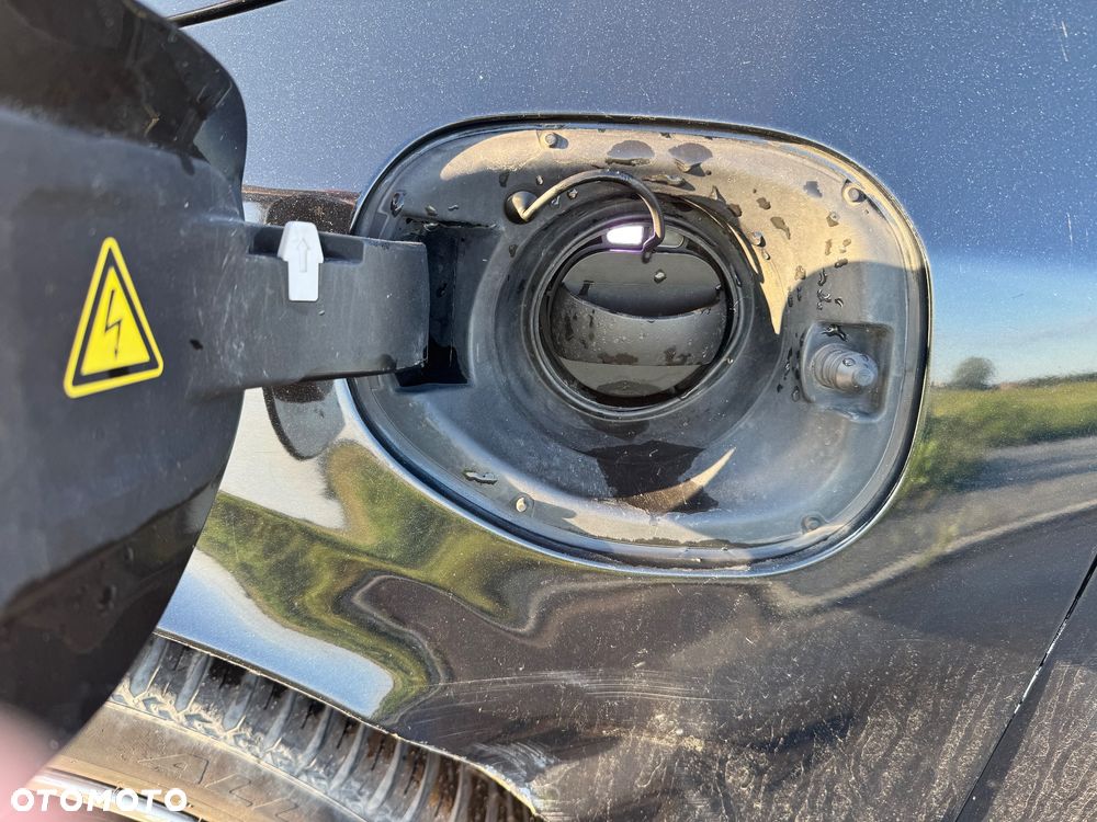 Volvo V60 D6 AWD Plug-in Hybrid Summum - 23