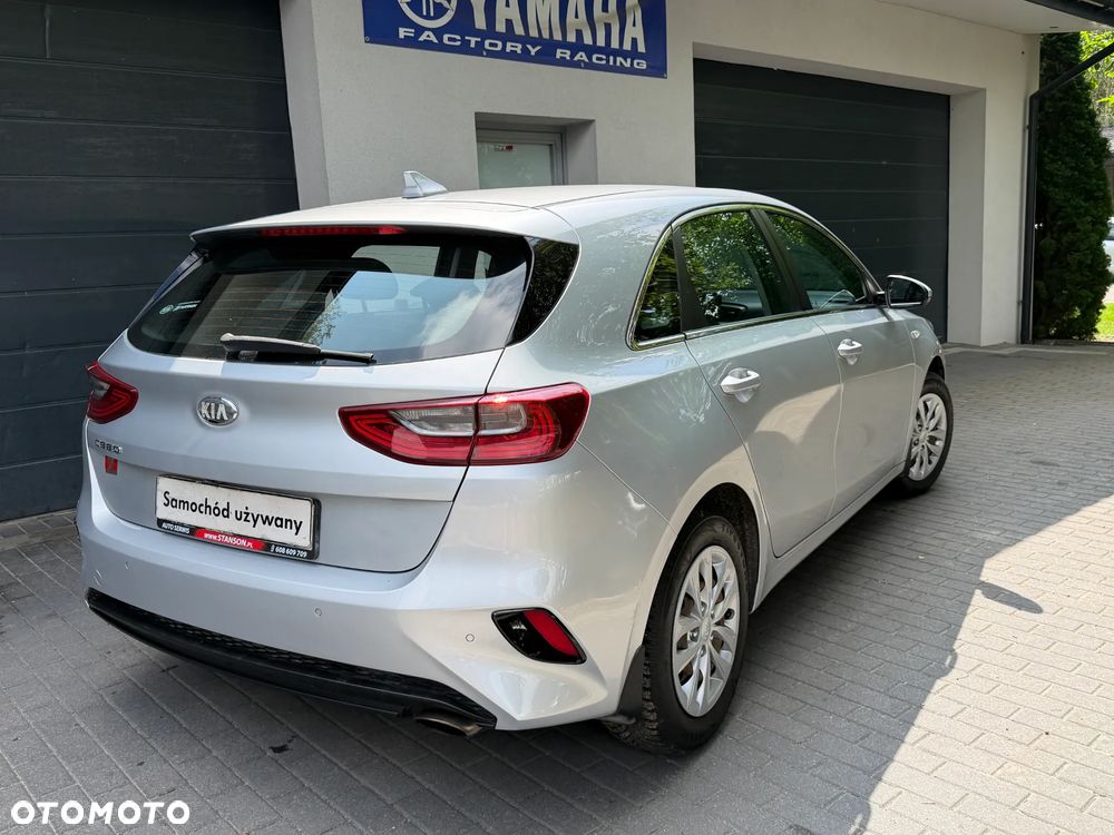 Kia Ceed 1.4 L - 6