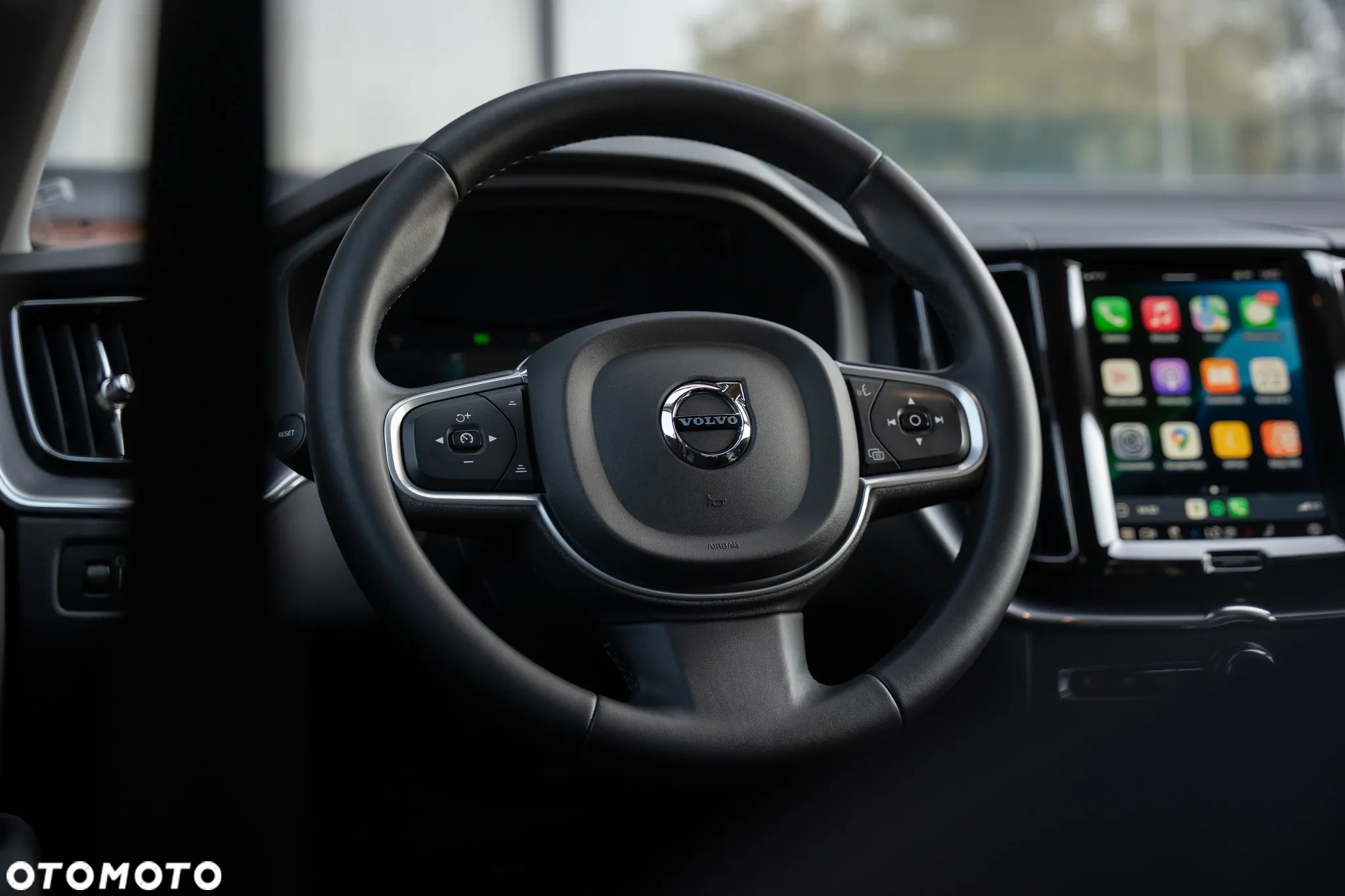 Volvo XC 60 B4 D AWD Geartronic Momentum Pro - 22