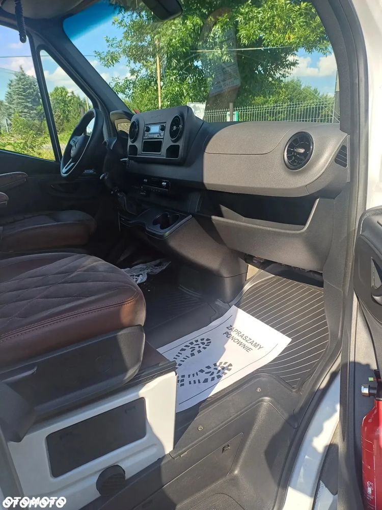 Mercedes-Benz Sprinter - 25