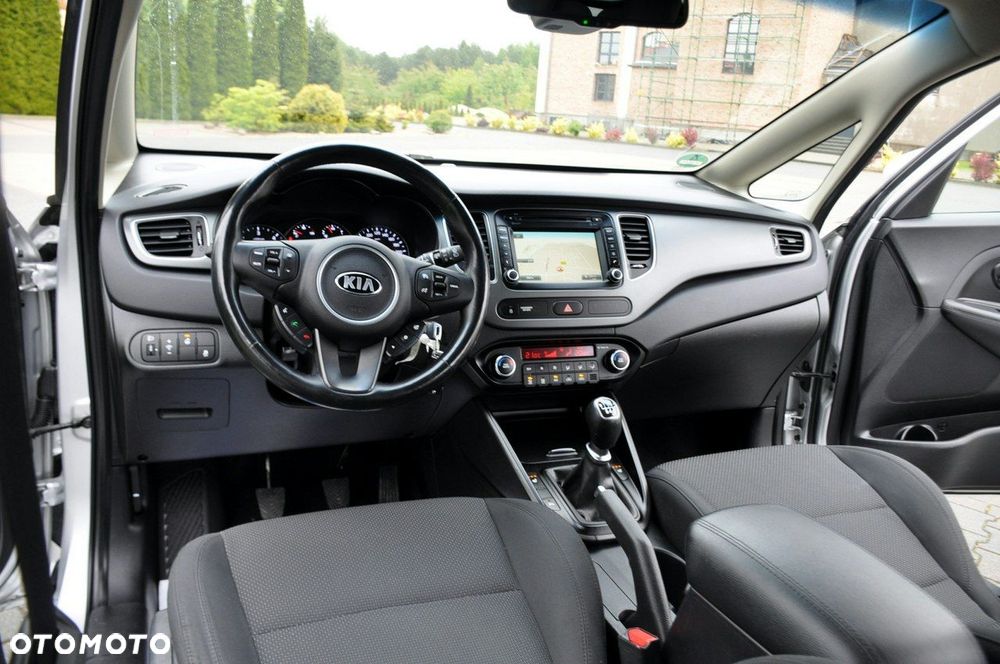 Kia Carens - 29
