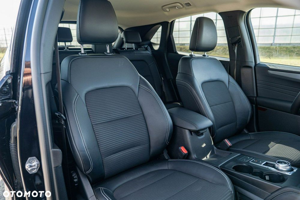 Ford Kuga - 26