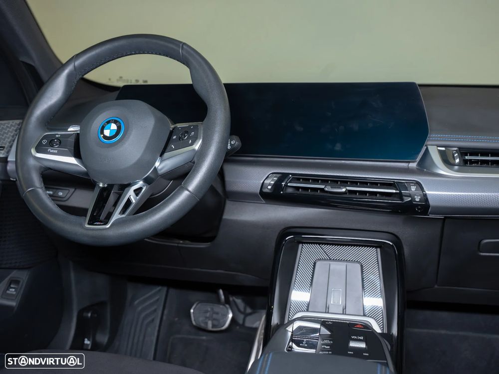BMW iX1 eDrive20 Pack Desportivo M - 7