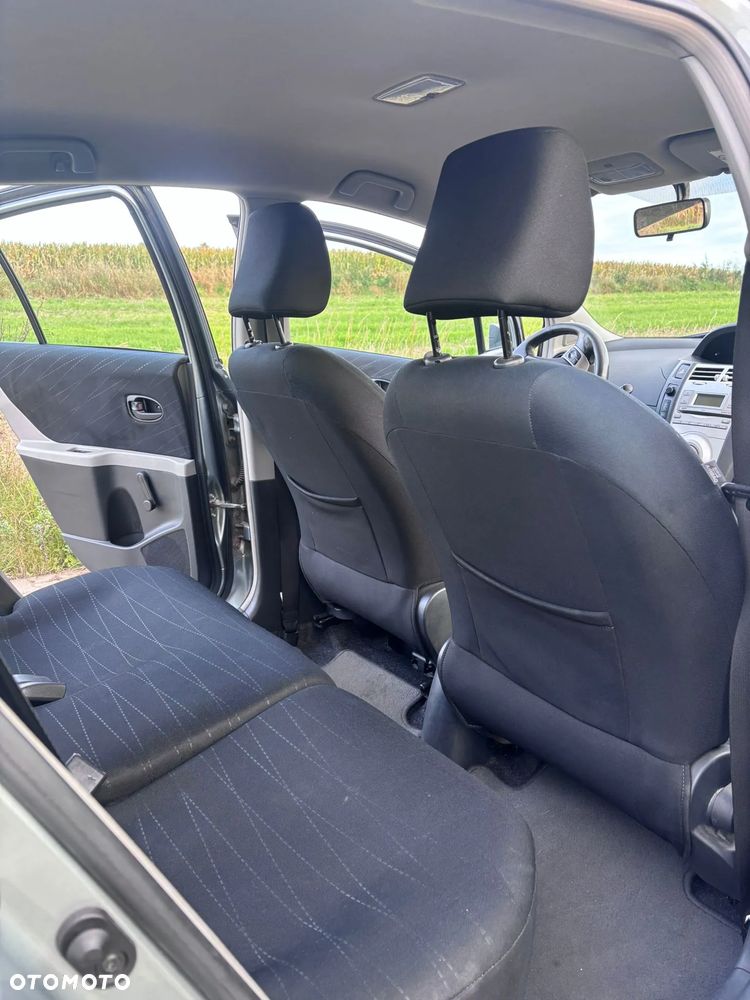 Toyota Yaris 1.3 VVT-i Sol - 8