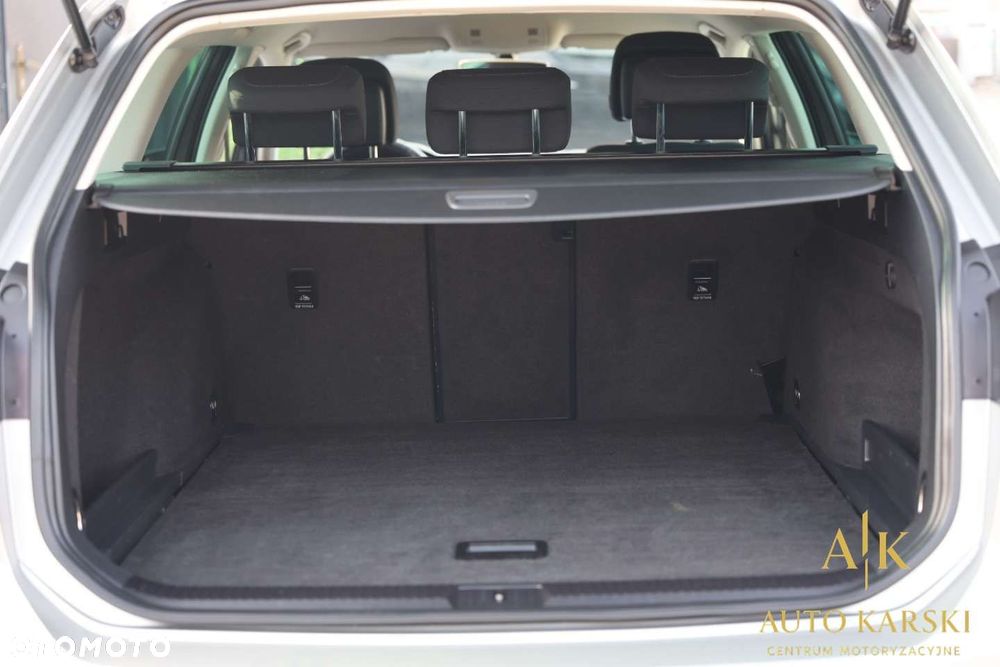 Volkswagen Passat - 30
