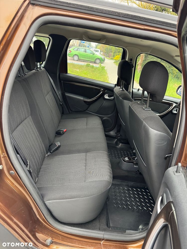 Dacia Duster 1.6 Laureate 4x4 - 9