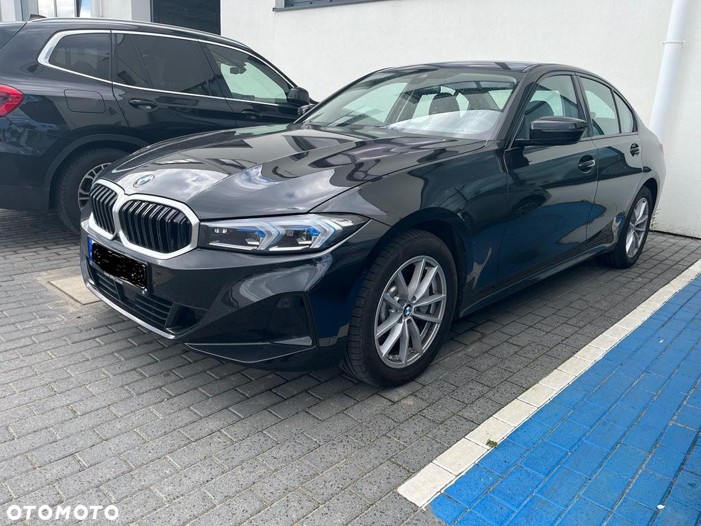 BMW Seria 3 330i xDrive - 9