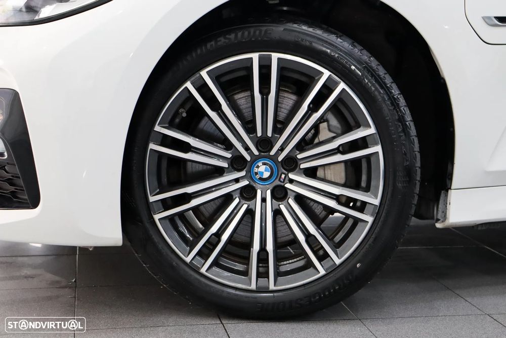 BMW 330 e Aut. M Sport - 7