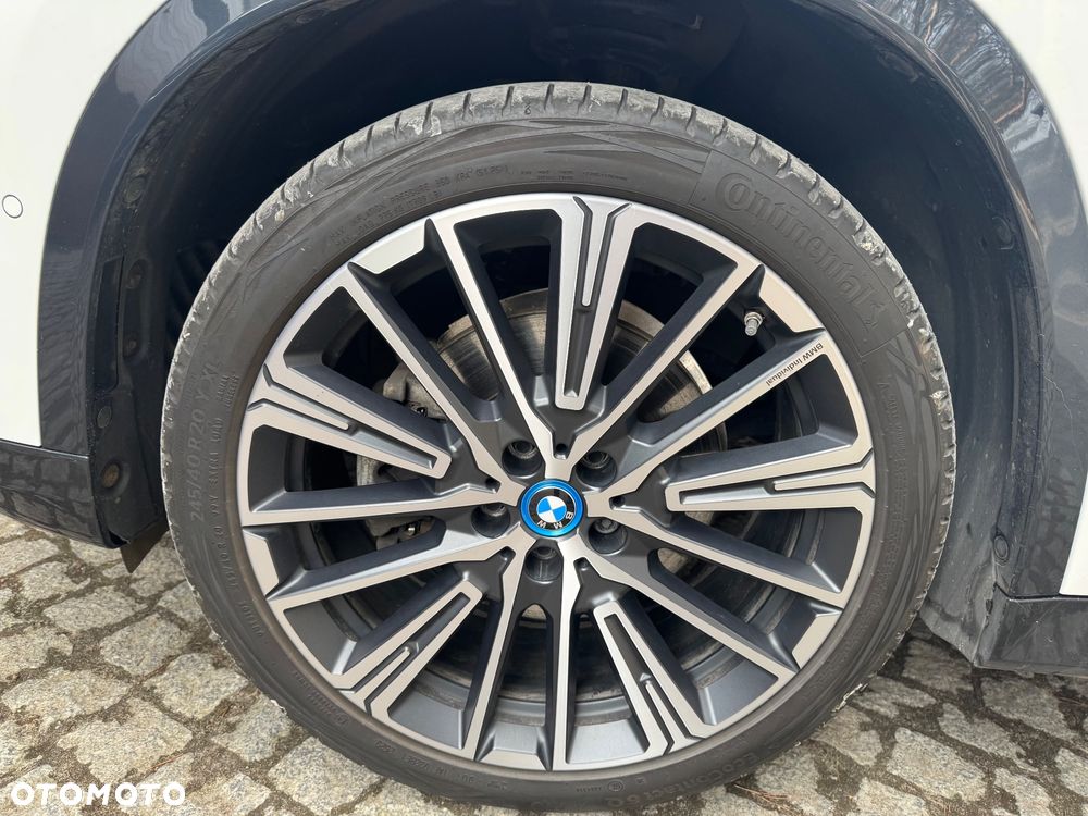 BMW iX1 xDrive30 66.5kWh xLine - 40