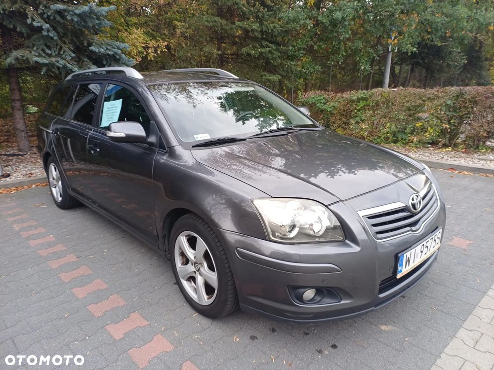 Toyota Avensis - 21