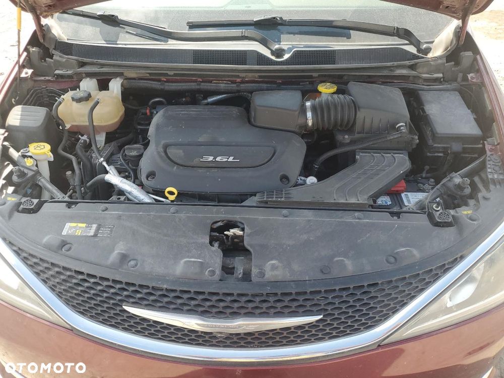 Chrysler Pacifica - 11