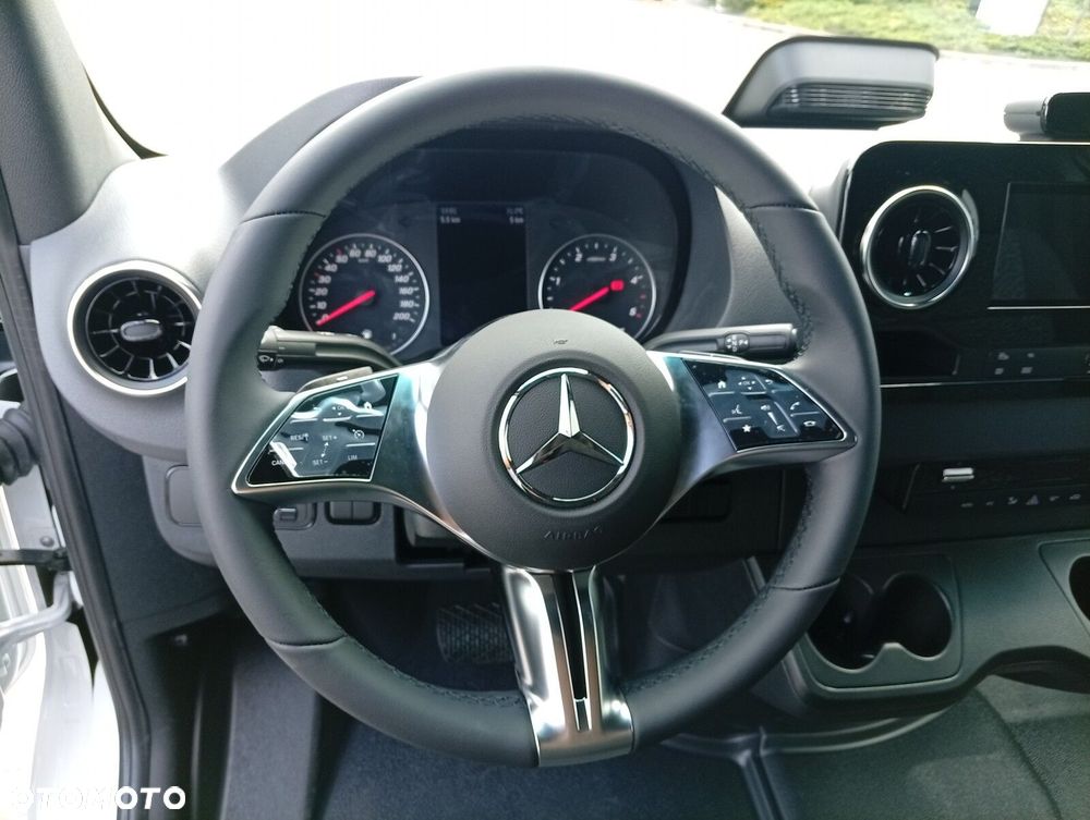 Mercedes-Benz Sprinter 319 CDI - 12