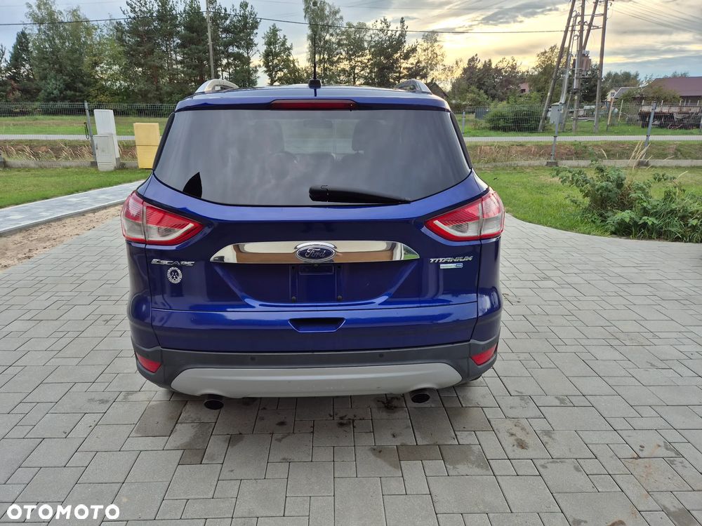Ford Escape 2.0 EcoBoost AWD Titanium - 4