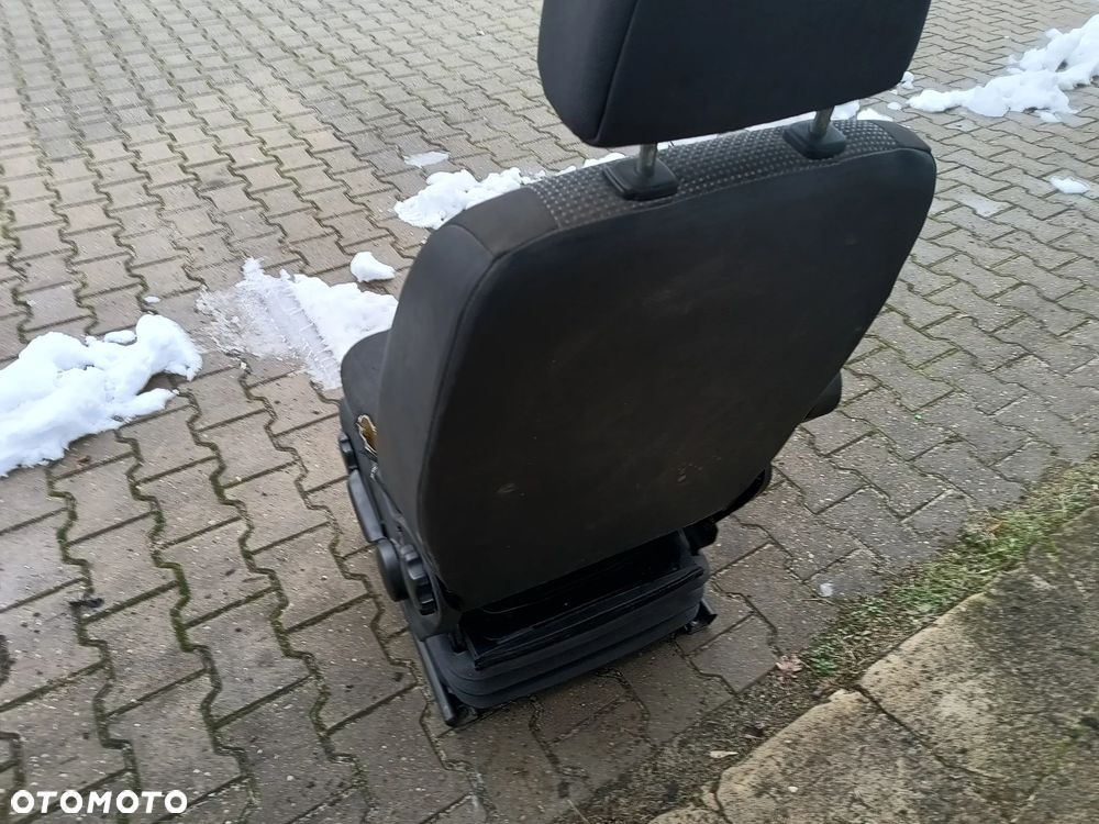 Fotel kierowcy pompowany zwykły podwójny sprinter 906 crafter Mercedes - 8