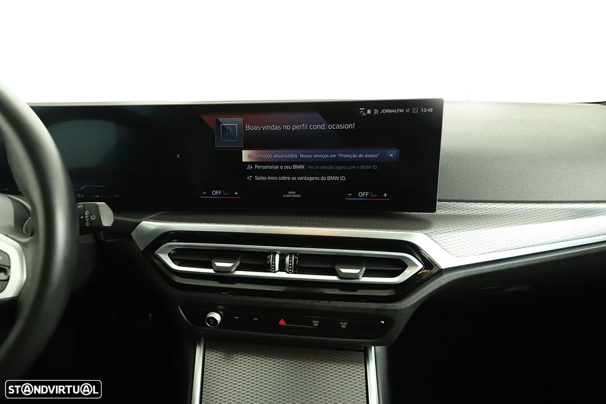 BMW 320 d Touring Pack Desportivo M Auto - 13