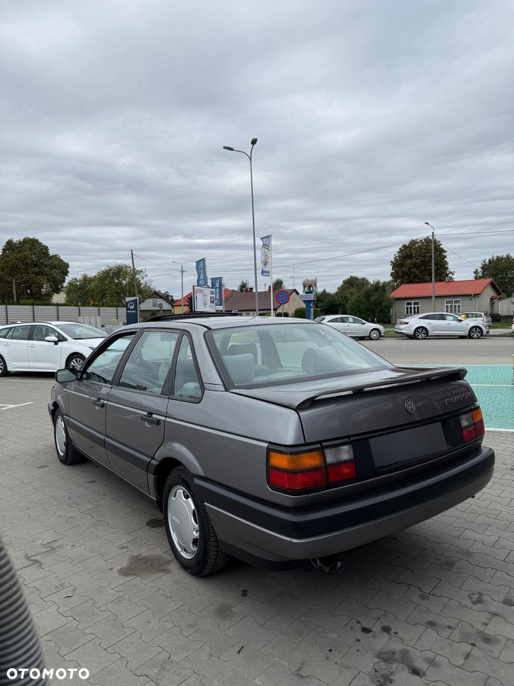 Volkswagen Passat 1.8 GL - 6