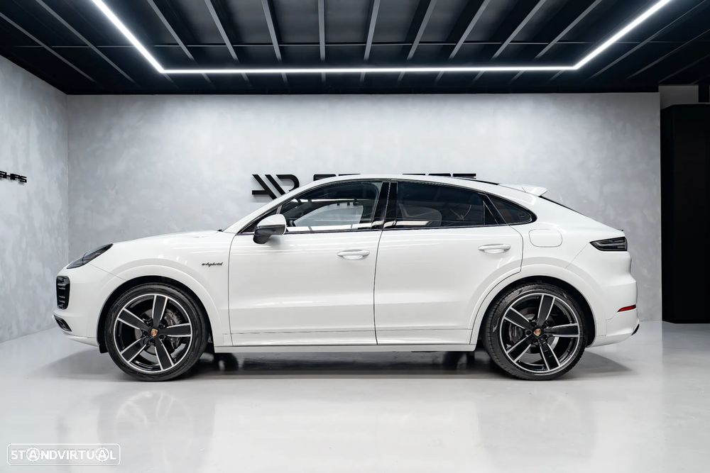 Porsche Cayenne Coupé E-Hybrid - 17