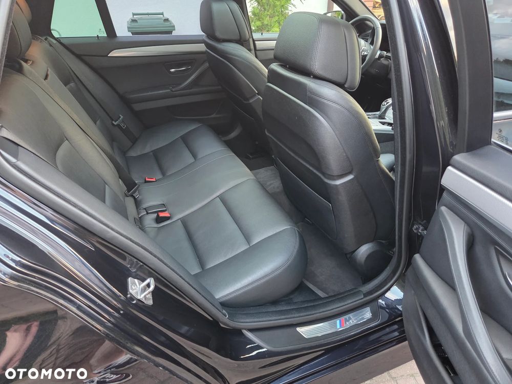 BMW Seria 5 530d xDrive Luxury Line - 23