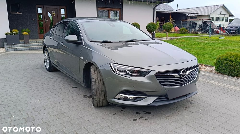 Opel Insignia Grand Sport 1.6 Diesel Exclusive - 2