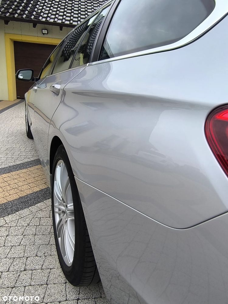 BMW Seria 5 525d - 27