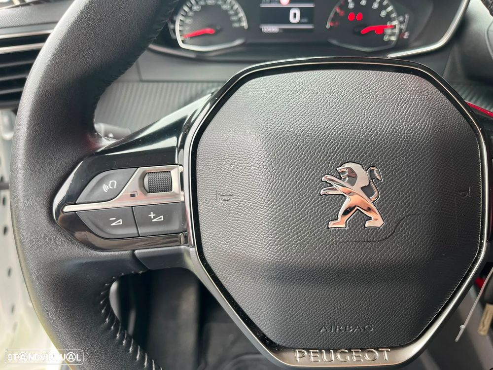 Peugeot 208 1.2 PureTech Active - 18