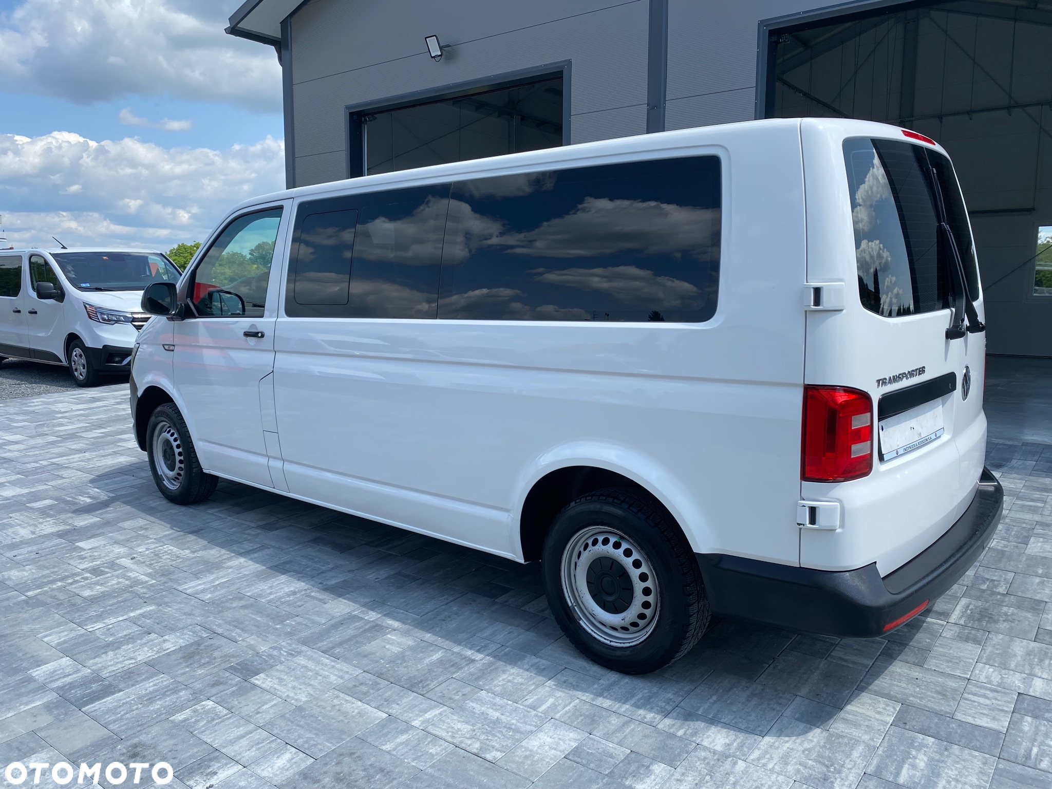 Volkswagen Transporter T6 TDI L2H2 - 2