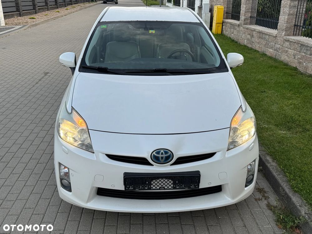 Toyota Prius 1.8 HSD Sol - 26