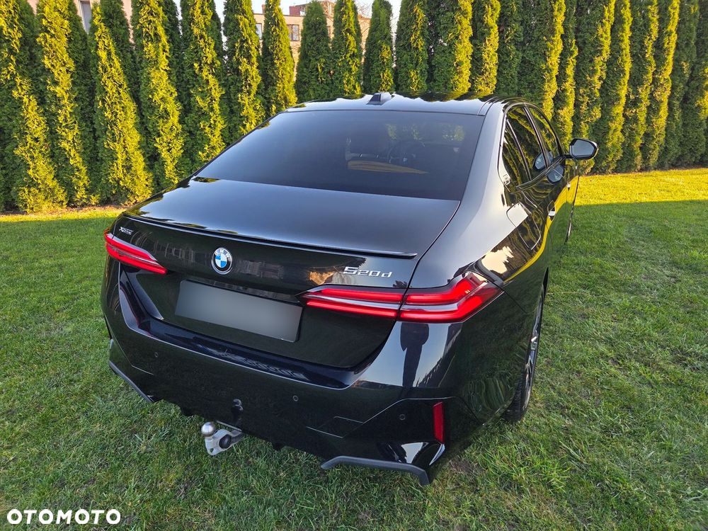 BMW Seria 5 520d xDrive - 11