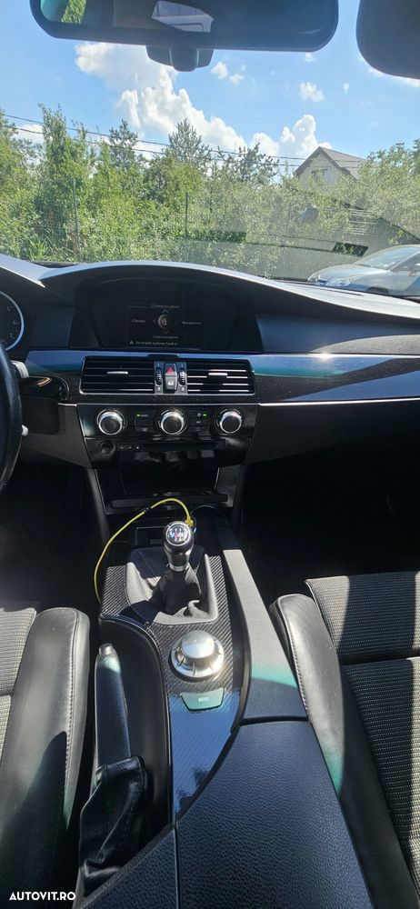 BMW Seria 5 520i - 8