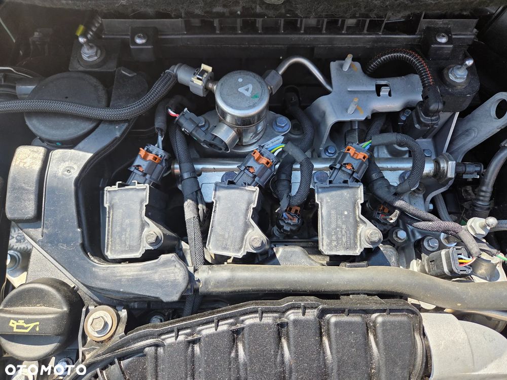 Peugeot 2008 1.2 PureTech Allure S&S - 17