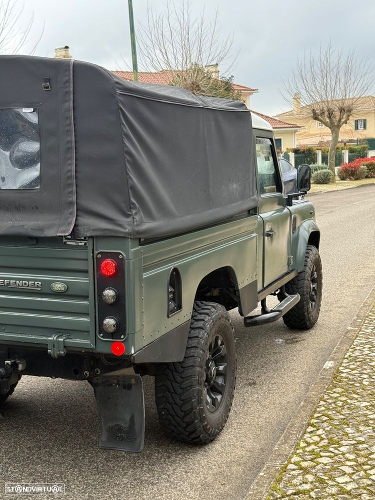 Land Rover Defender 110 SE - 29