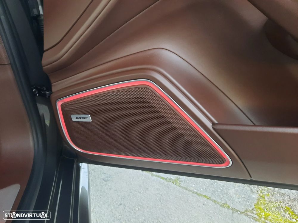 Porsche Panamera 4 E-Hybrid - 39