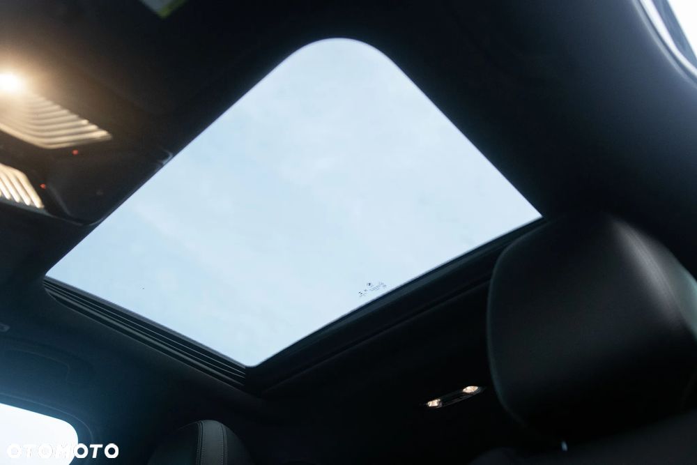 BMW Seria 3 330i xDrive Sport Line - 24