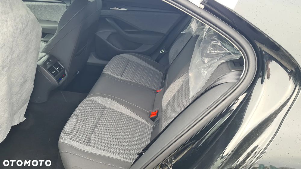Skoda Superb 2.0 TSI Drive DSG - 13