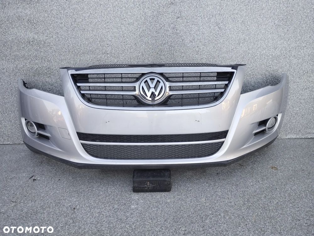 VW Tiguan I 07-11r zderzak przód przedni Grill - 1