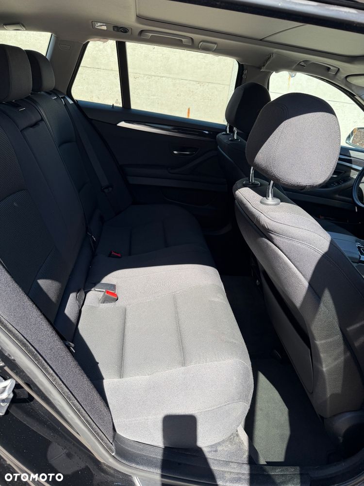BMW Seria 5 520d xDrive - 15