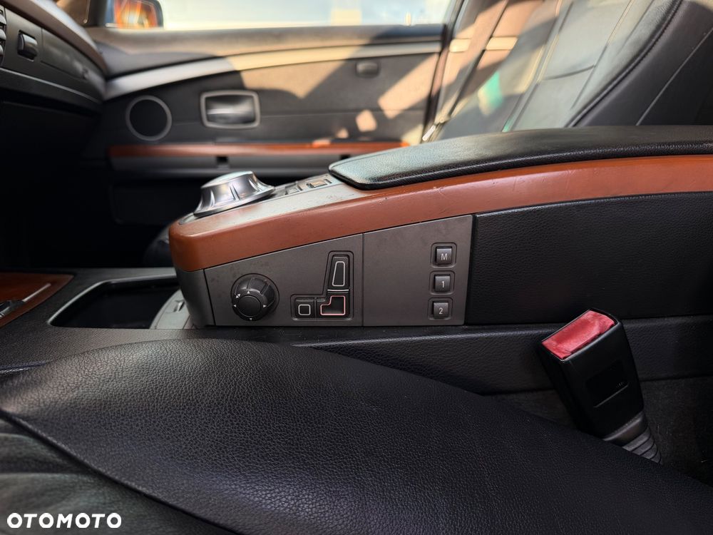 BMW Seria 7 730d - 24