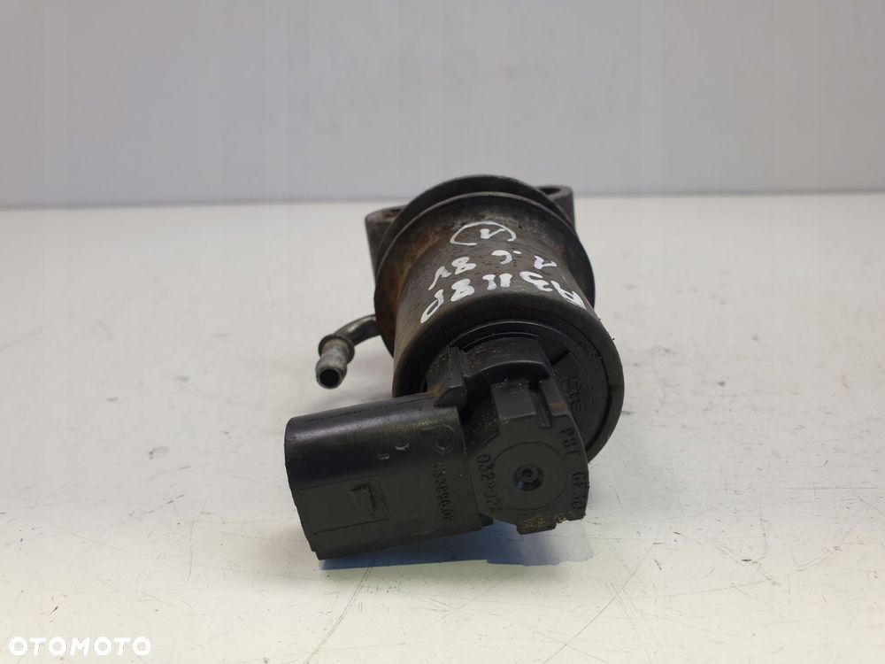 Audi A3 II 8P 1.6 8V ZAWÓR EGR 72257402 - 5