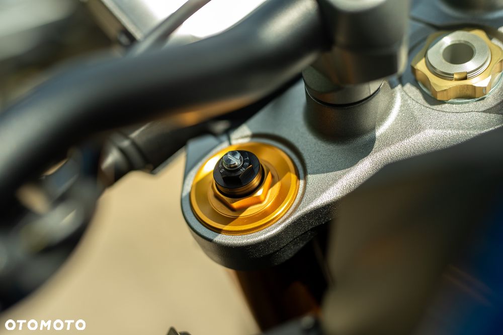 Suzuki GSX 1000 - 9