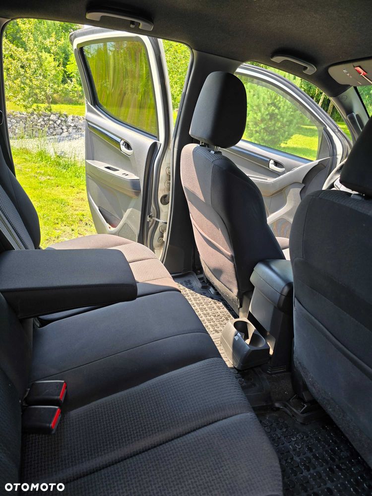 Isuzu D-Max - 8