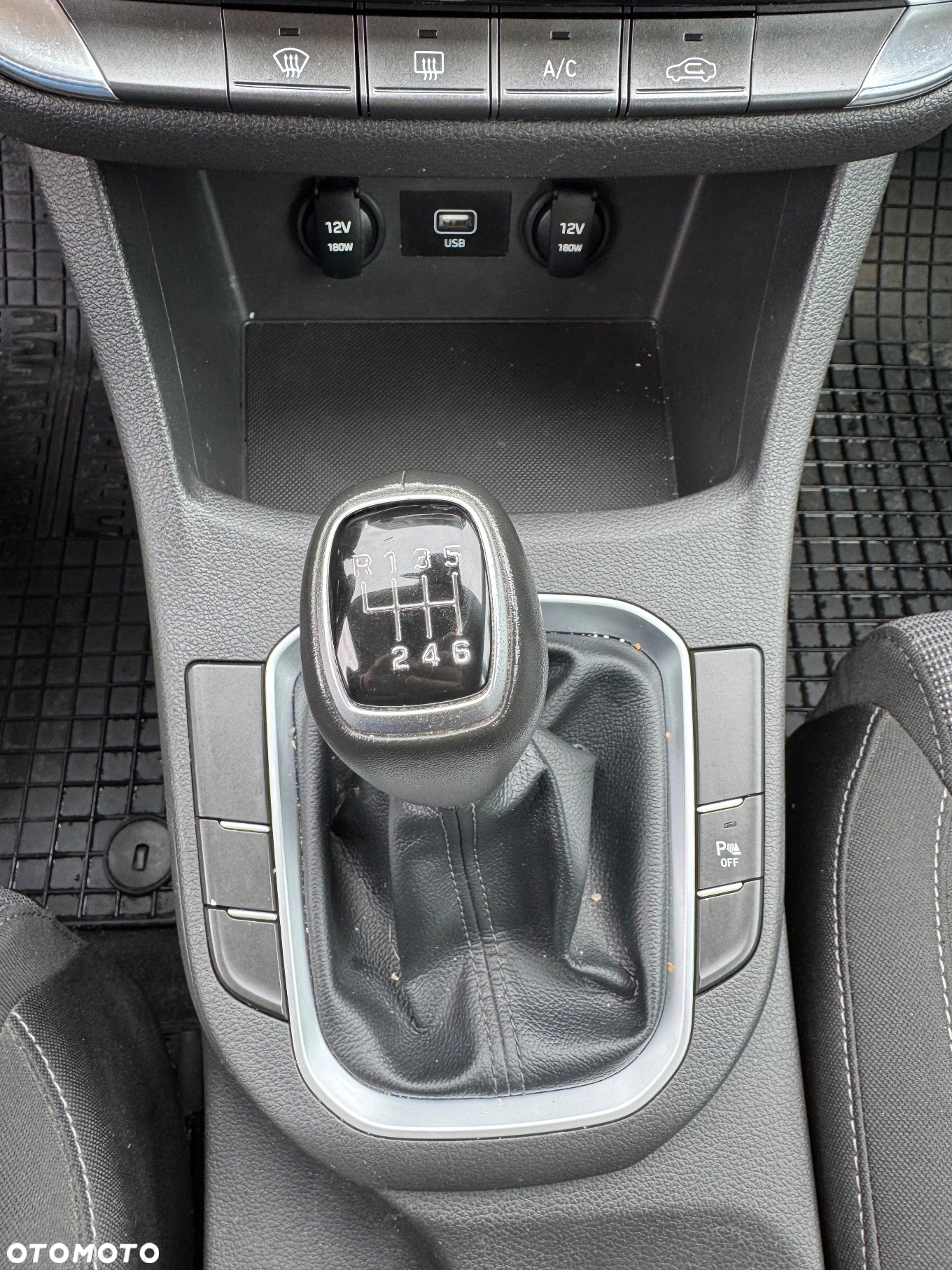 Hyundai i30 1.5 DPI Classic + - 10