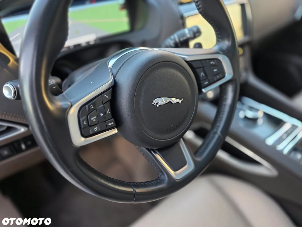 Jaguar F-Pace 2.0 i4D AWD Prestige - 29