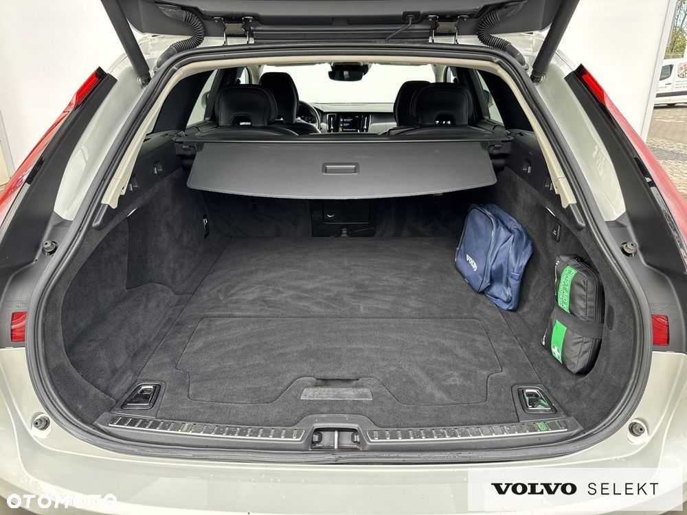 Volvo V90 Cross Country D5 AWD Pro - 11